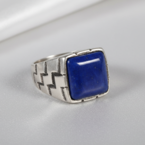 Vector Hammered Signet Ring